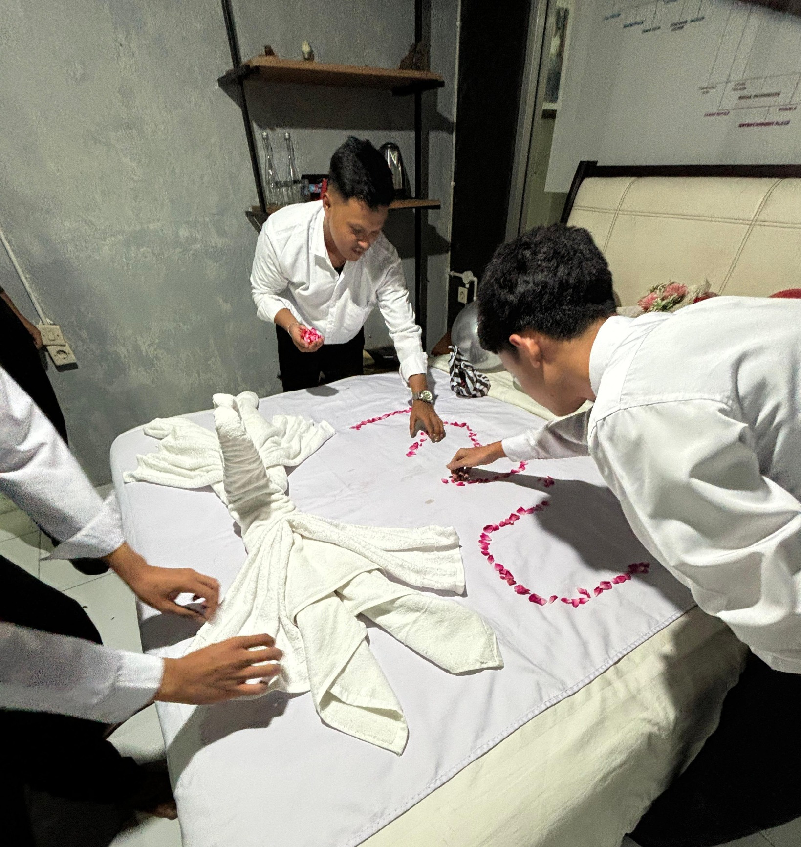 Praktek Housekeeping